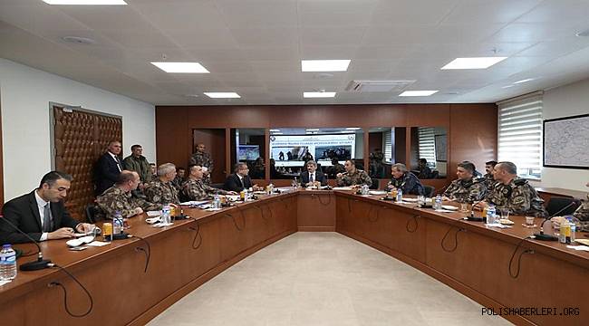 Emniyet Genel Müdürümüz Sayın Celal Uzunkaya, İçişleri Bakan Yardımcısı Sayın Muhterem İnce ile Birlikte Özel Harekât Başkanlığı ve Havacılık Daire Başkanlığında İncelemelerde Bulundu 
