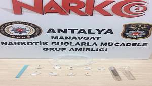 Manavgat İlçesinde Şüphe Üzerine Durdurulan Araçta Uyuşturucu Madde Ele Geçirildi 
