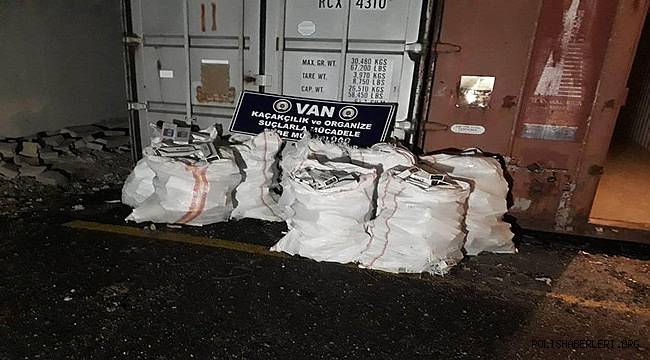Van'da Gümrük Kaçağı Sigara Operasyonu 
