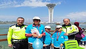 Antalya Polisi “Otizm Eksiklik Değil, Farklılıktır” Sloganı ile Otizmli Çocuklarla Buluştu 