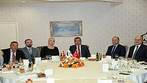 Emniyet Genel Müdürümüz Sayın Celal Uzunkaya, Makedonya İçişleri Bakan Yardımcıları ve Beraberindeki Heyet ile Akşam Yemeğinde Bir Araya Geldi 