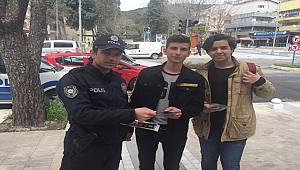 Polisler-Dolandırıcılara-Karşı-Uyarıyor
