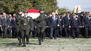 Türk Polis Teşkilatımız 174’üncü Kuruluş Yıl Dönümünde Atamızın Huzurunda