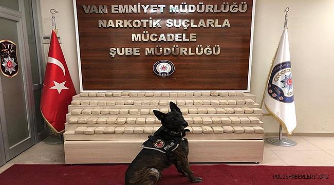 Van'da 100 paket halinde toplam 50 Kilo 930 Gram Eroin Maddesi ele geçirilmiştir.
