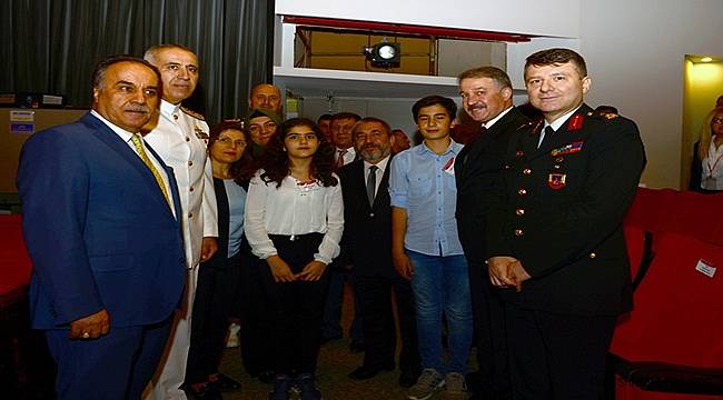 Şehit Aileleri ve Gazilere Devlet Övünç Madalyası ve Beratı Verildi 