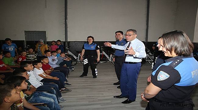 BALIKESİR EMNİYET MÜDÜRLÜĞÜNDEN  ÇOCUKLARA KARNE SÜRPRİZİ.
