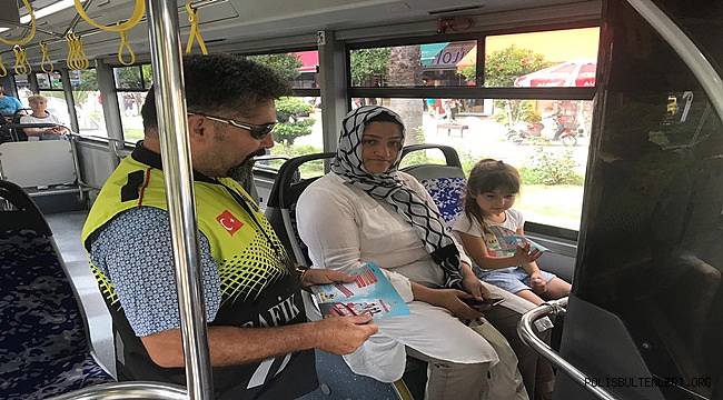 Dikkat Sizden Notlar Bizden, Karnemi Dolduruyorum Trafiğe Güvenle Çıkıyorum” Sloganı İle Sürücülere Ve Çocuklara Bilgilendirme Yapıldı 