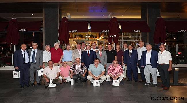 Emniyet Genel Müdürümüz Sayın Celal Uzunkaya Emekli Emniyet Müdürleriyle Akşam Yemeğinde Bir Araya Geldi 