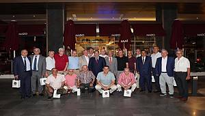 Emniyet Genel Müdürümüz Sayın Celal Uzunkaya Emekli Emniyet Müdürleriyle Akşam Yemeğinde Bir Araya Geldi 