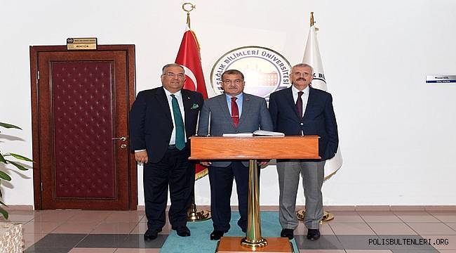 Emniyet Genel Müdürümüz Sayın Celal Uzunkaya Sağlık Bilimleri Üniversitesi Rektörü Prof. Dr. Sayın Cevdet Erdöl'e Makamında iade-i Ziyarette Bulundu 