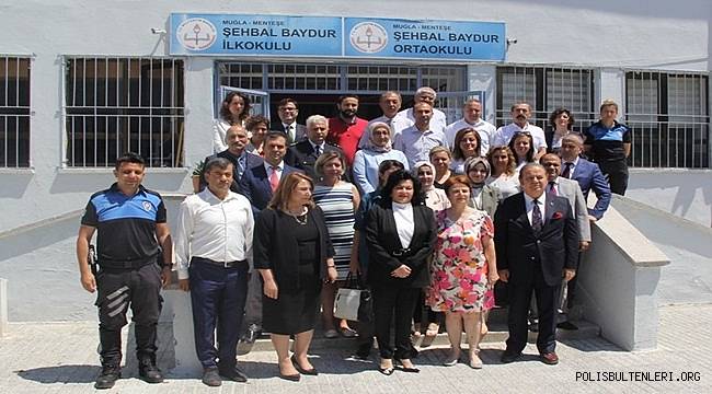 Muğla Valisi Karne Dağıttı 