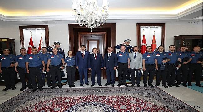 “Sırbistan Sıla Yolu Projesi” Kapsamında Hudut Kapılarında Vatandaşlarımıza Yardımcı Olacak Türk Polisleri Sırbistan’a Uğurlandı 