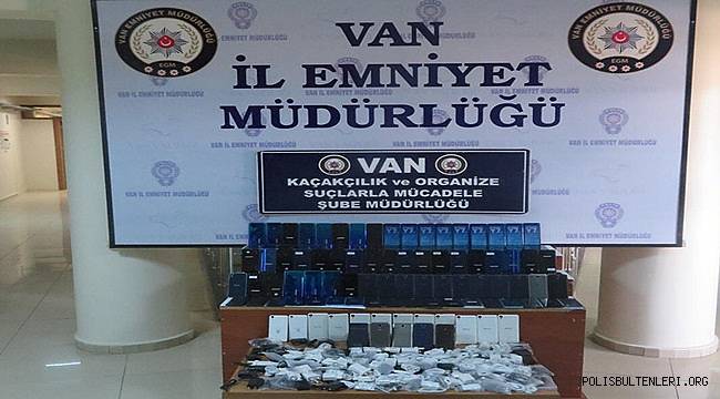 Van'da Gümrük Kaçağı Cep Telefonu Ele Geçirildi