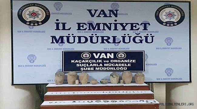 VAN'DA METAL OBJE VE ÇÖMLEKLER ELE GEÇİRİLDİ