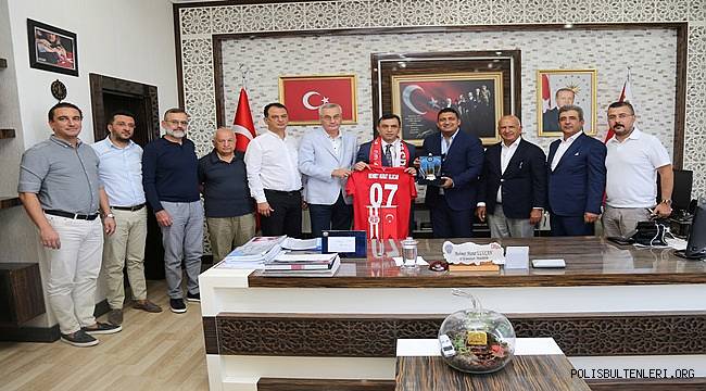 Antalyaspor A.Ş. Yönetimi İl Emniyet Müdürü Mehmet Murat ULUCAN’ı Makamında Ziyaret Etti 