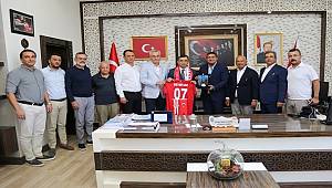 Antalyaspor A.Ş. Yönetimi İl Emniyet Müdürü Mehmet Murat ULUCAN’ı Makamında Ziyaret Etti 