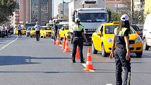 İstanbul Trafik Denetleme Şube Müdürlüğü Sivil Trafik ekiplerince taşkınlık yapan sürücüler yakalandı