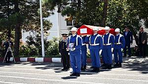 TEKİRDAĞ İL EMNİYET MÜDÜRÜMÜZ SAYIN MUSTAFA AYDIN İL JANDARMA KOMUTANLIĞINDA DÜZENLENEN CENAZE MERASİMİNE KATILDI 