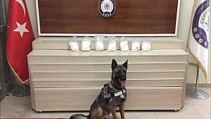 Van'da 3 Kilo 425 Gram Metamfetamin Maddesi Ele Geçirildi 