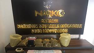 Antalya’da  8 Kilo 337 Gram Uyuşturucu Madde Ele Geçirildi 