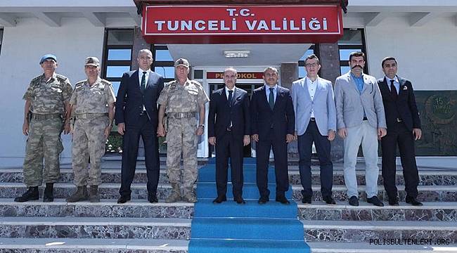 Emniyet Genel Müdürümüz Sayın Mehmet Aktaş, Tunceli Valiliğinde, Vali Sayın Tuncay Sonel'i makamında ziyaret etti. 