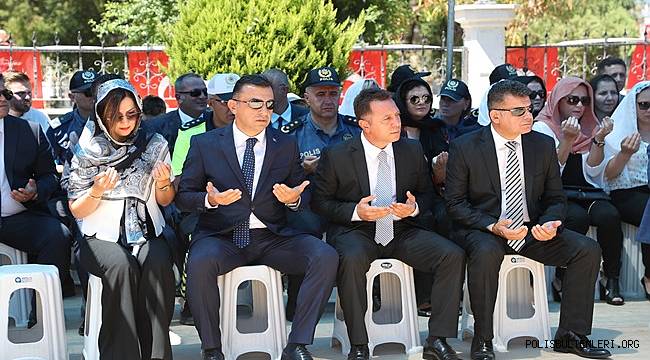 Kurban Bayramı Münasebetiyle Emniyet Müdürü Mehmet Murat ULUCAN Ve Eşi Personel İle Bayramlaştı ve Şehitliği Ziyaret Etti 