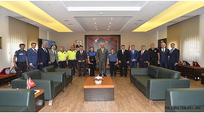 Adana Emniyet Müdürlüğü Tarafından Düzenlenen Törenle Bir Üst Rütbeye Atanan Emniyet Personelinin Yeni Rütbeleri Takıldı. 