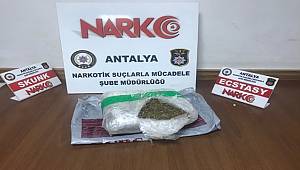 Antalya Aksu Çayı Kenarında Durdurulan Motosiklette 1 Şüpheli Esrar Maddesi İle Yakalandı 
