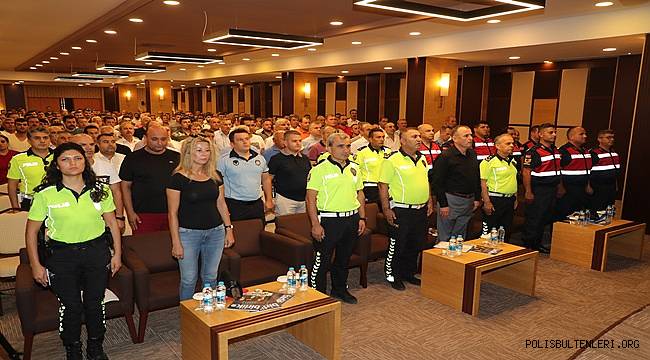 Antalya'da Okul Servis Araçları Eğitim Toplantısı Yapıldı