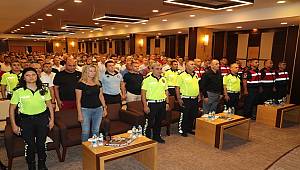 Antalya'da Okul Servis Araçları Eğitim Toplantısı Yapıldı