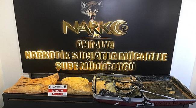 Antalya Havalimanında Yüklü Miktarda Uyuşturucu Madde Ele Geçirildi 