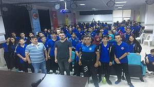 Antalya Polisi Öğrenci ve Öğretmenlere Yönelik Verdiği Seminerlerle Suç Konularında Bilgilendirmeler Yaptı