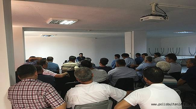 Uyuşturucu İle Mücadelede Kapsamında Aksu İlçesinde Bulunan Mahalle Muhtarları ile Toplantı Düzenlendi 