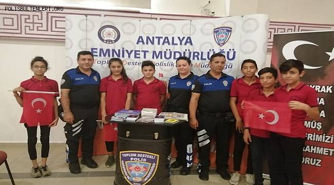 Antalya Polisi Lise Öğrencileri İle Birlikte Barış Pınarı Harekatına Destek Verdi 