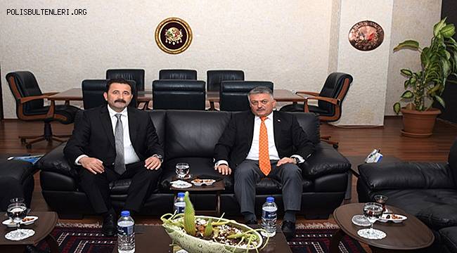 Balıkesir Valimiz Sayın Ersin YAZICI' nın İl Emniyet Müdürümüze Hayırlı Olsun Ziyaretleri 