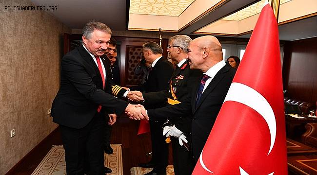 İzmir'de 29 Ekim Cumhuriyet Bayramı Coşku İle Kutlandı