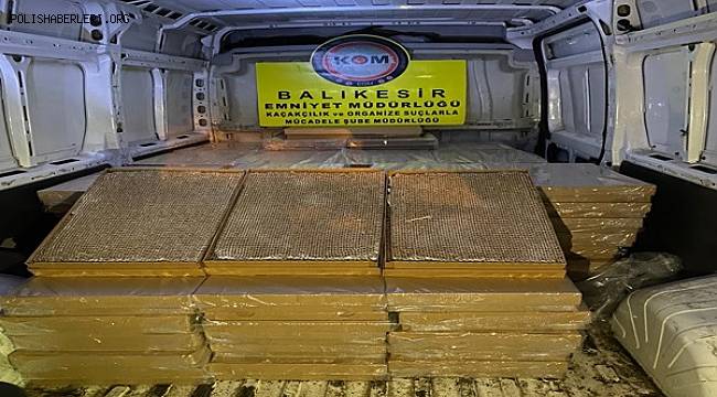 BALIKESİR POLİSİ, 468.000 ADET İÇİ DOLU MAKARON ELE GEÇİRDİ.