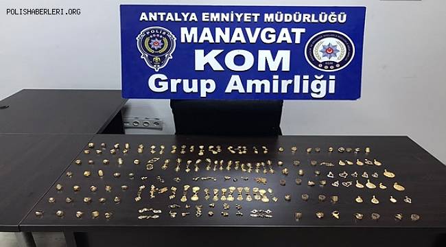 Manavgat İlçesinde Bir Araçta Yapılan Aramada Gümrük Kaçağı Ziynet Eşyası Ele Geçirildi 