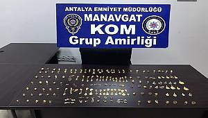 Manavgat İlçesinde Bir Araçta Yapılan Aramada Gümrük Kaçağı Ziynet Eşyası Ele Geçirildi 