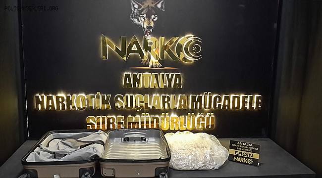 Antalya Havalimanında Yüklü Miktarda Uyuşturucu Madde Ele Geçirildi 