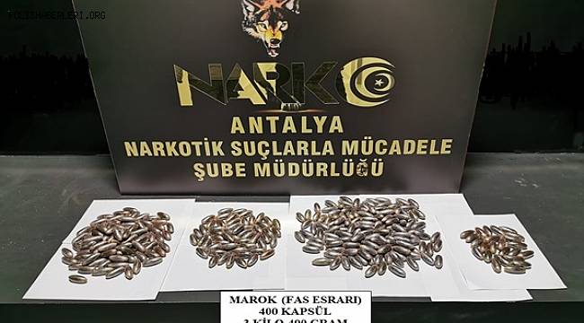 Fas'tan  Yutarak Uyuşturucu Madde Nakleden 4 Şahıs Havalimanında Yakalandı