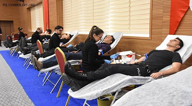 Antalya Polisi Türk Kızılayı Tarafından Başlatılan Kan Bağışı Kampanyasına Destek Verdi 