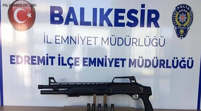 BALIKESİR'DE 15 SİLAH ELE GEÇİRİLDİ. 