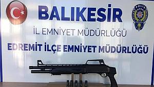 BALIKESİR'DE 15 SİLAH ELE GEÇİRİLDİ. 