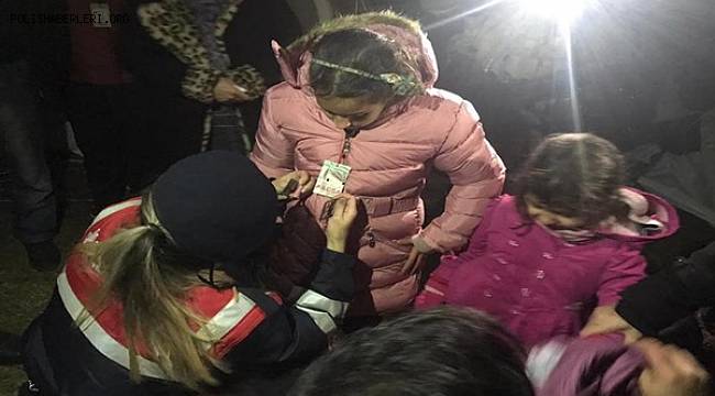 Jandarma Ekipleri Deprem Bölgesinde Çalışmalarına Aralıksız Devam Ediyor 