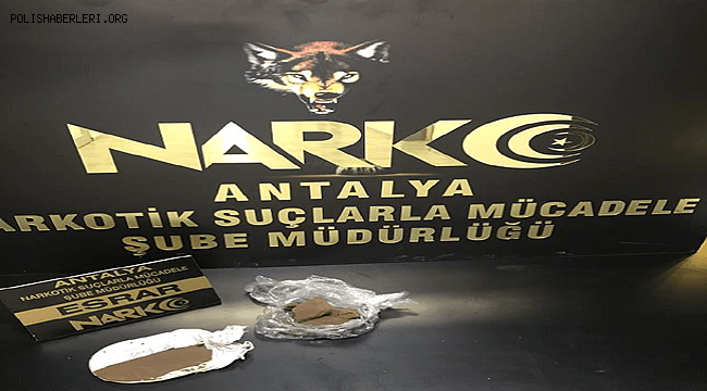 Antalya Havalimanında 1 Şahsın Üzerinde Uyuşturucu Madde Yakalandı 