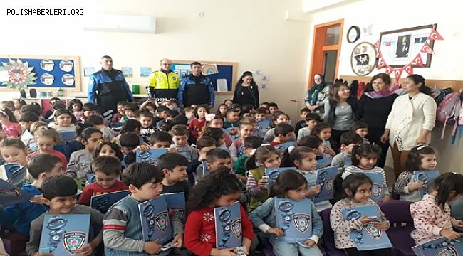 Antalya Polisi Öğrenci Ve Öğretmenlere Bilgilendirme Semineri Düzenledi 