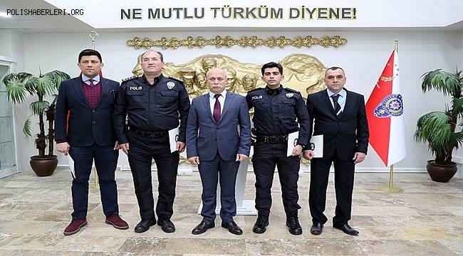 Muğla İl Emniyet Müdürümüzden Dolandırıcılık Çetesini Çökerten Personelimize Başarı Belgesi
