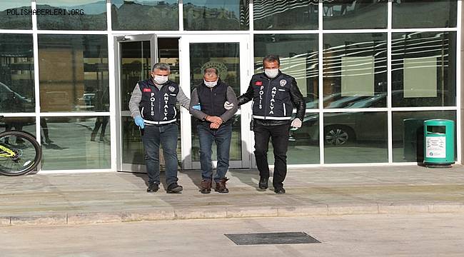 Antalya'da Görevli Memurlara Hakaret Eden Şüpheli Tutuklandı
