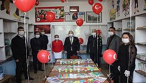 Polislerden 23 Nisan Hediyesi 